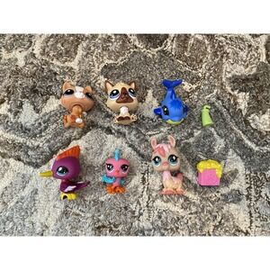 Littlest Pet Shop LPS Bundle Toy Figure Lot Random Llama 2009 Accessories